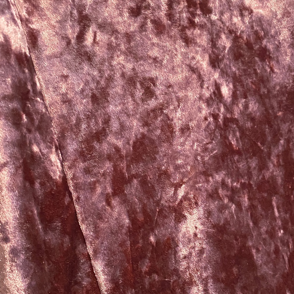 Chic Velvet Midi Dress in Rose by [Brand] - Picture 7 of 7